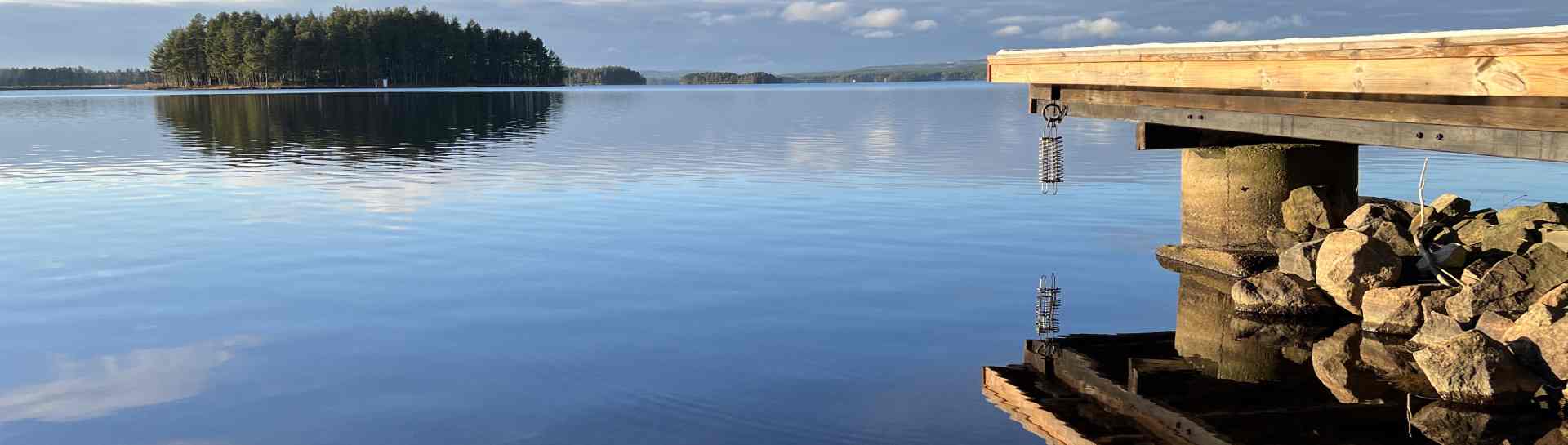 Vy över sjö